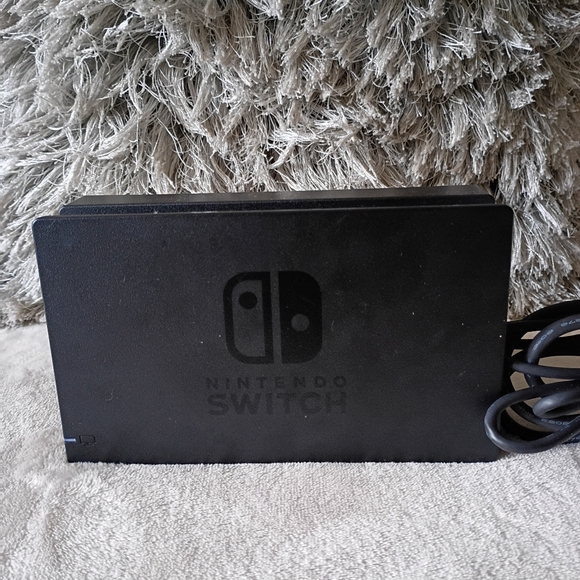 Nintendo Switch Black Console Dock Set - Picture 2 of 7